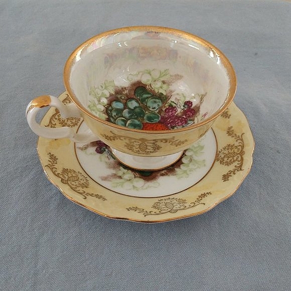 LUSTERWARE FINISH FRUIT PATTERN ROYAL HALSEY FINE CHINA FOOTED TEA CUP SET 1950 - Picture 5 of 14